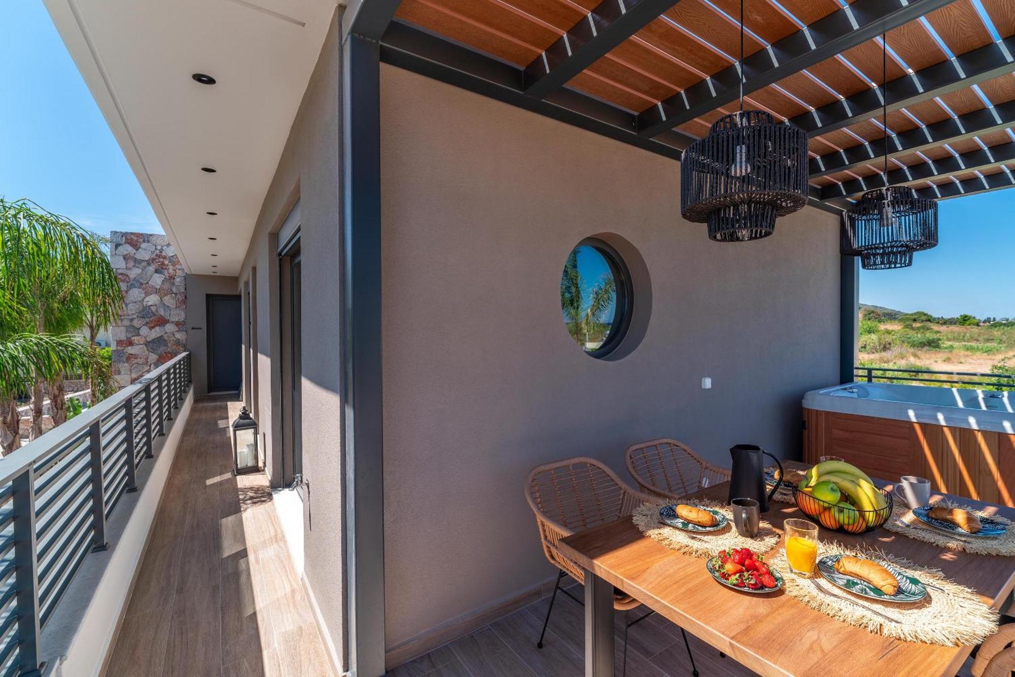 Palmeral Luxury Suites Kremastí Habitación foto